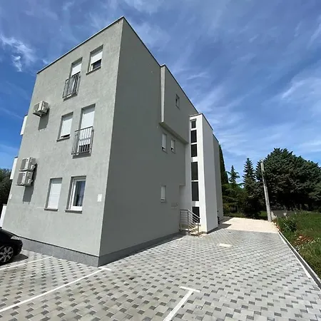 Ema With Sea View Apartman Murine