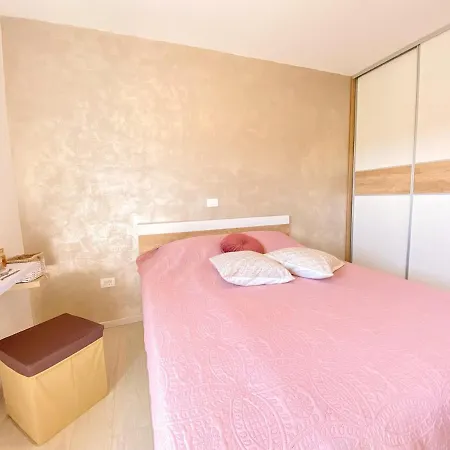 Apartman Ema With Sea View